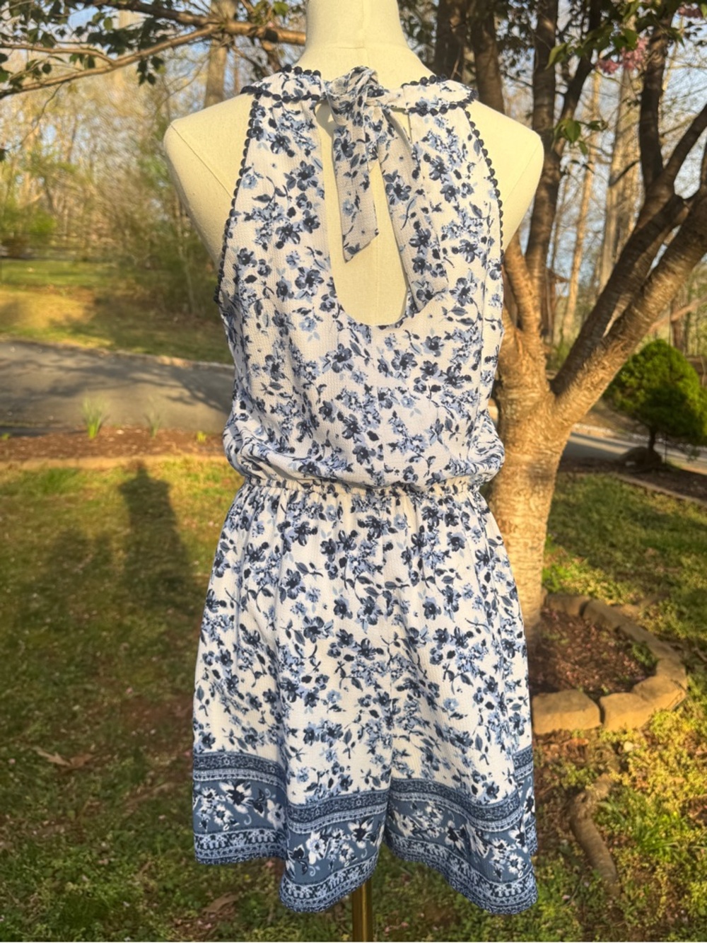 EUC Altar’d State Blue Floral Romper Tie Back Stretch Waist Medium - Picture 4 of 8